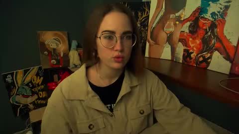 Snapshot of luxie_queen chatting on 05/01/26, 12:21 Katie online show from 05/01/26, 12:21
