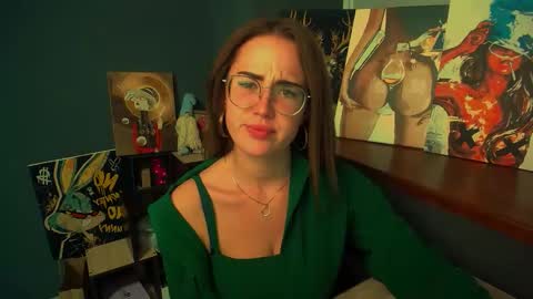 Snapshot of luxie_queen chatting on 05/18/26, 12:11 Katie online show from 05/18/26, 12:11