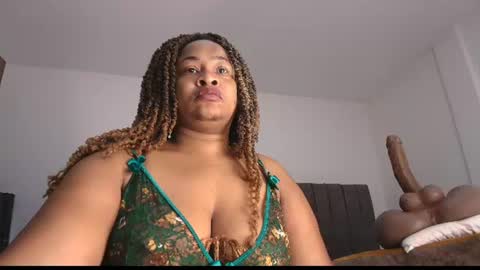 Snapshot of luxy_benet chatting on 07/15/26, 11:37 Big Benet online show from 07/15/26, 11:37