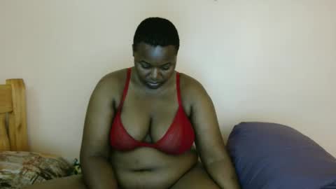 Snapshot of luzremi chatting on 05/01/26, 01:37 luzremi online show from 05/01/26, 01:37