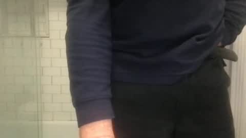 lvguynextdoor440656 online show from 12/18/25, 01:00