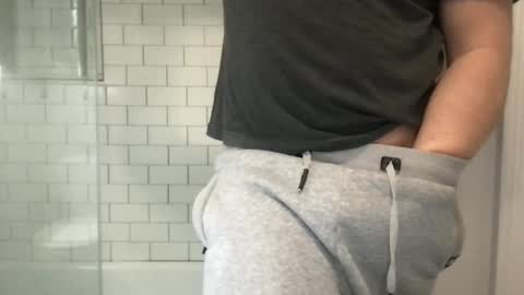 lvguynextdoor440656 online show from 04/21/26, 04:23