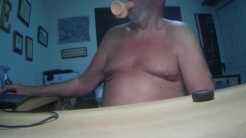 Snapshot of lvrimmer chatting on 02/15/26, 11:30 lvrimmer online show from 02/15/26, 11:30