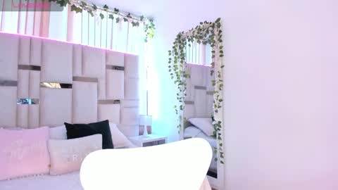 lya_brown online show from 11/11/25, 12:27