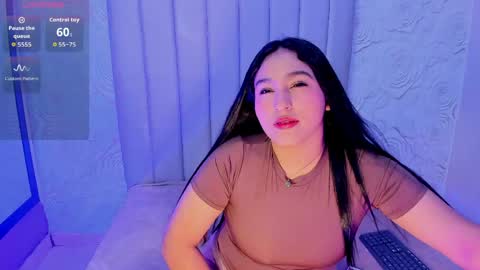 Snapshot of lya_dubois_ chatting on 06/08/26, 07:47 LYA DUBOIS online show from 06/08/26, 07:47