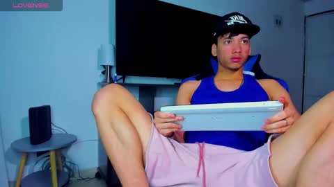 Lyam online show from 04/18/26, 07:01