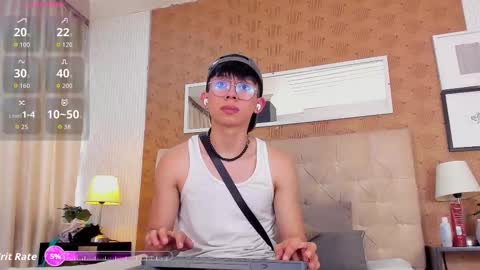 Lyan online show from 12/22/25, 07:22