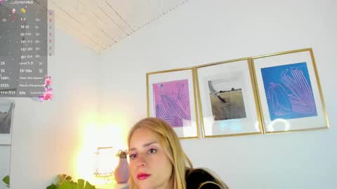 Snapshot of lyana_xz chatting on 05/21/26, 11:39 LYA online show from 05/21/26, 11:39