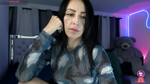 Snapshot of lyann_ chatting on 01/24/25, 12:52 Lyann  online show from 01/24/25, 12:52