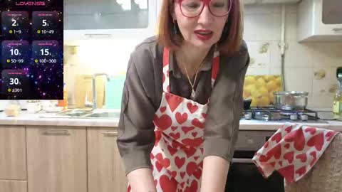 Snapshot of lyboff72 chatting on 12/30/24, 12:00 lybava online show from 12/30/24, 12:00