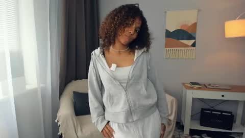 Snapshot of lydalambino chatting on 07/10/26, 08:50 Dina online show from 07/10/26, 08:50