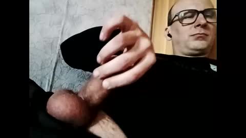 Snapshot of lyelik chatting on 12/31/24, 08:26 Alex online show from 12/31/24, 08:26