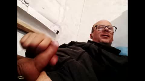 Snapshot of lyelik chatting on 02/26/25, 11:04 Alex online show from 02/26/25, 11:04