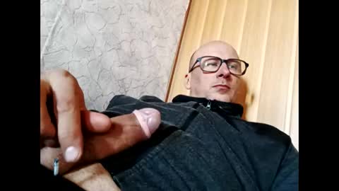 Snapshot of lyelik chatting on 03/03/25, 12:58 Alex online show from 03/03/25, 12:58