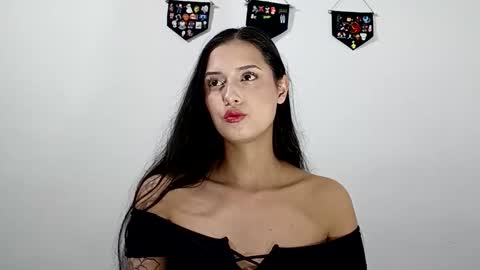 lyla online show from 10/06/25, 03:48