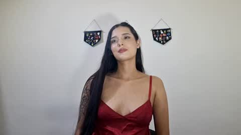 Snapshot of lyla205 chatting on 06/19/26, 04:17 lyla online show from 06/19/26, 04:17