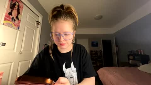 lyla999 online show from 01/12/25, 08:14