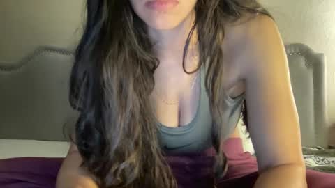 Snapshot of lylajades chatting on 12/08/24, 10:57 Olivia online show from 12/08/24, 10:57