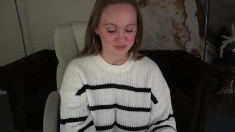 lylanimfa online show from 12/11/24, 07:25