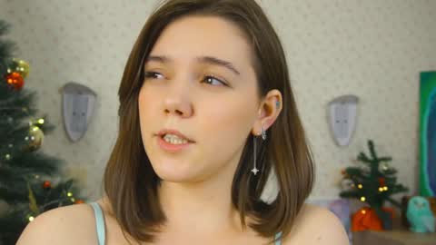 Snapshot of lyle_art chatting on 12/14/24, 06:13 hi im Lyle online show from 12/14/24, 06:13