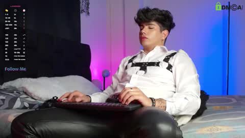 Lyle Bennett Freelance Model online show from 10/26/25, 10:54