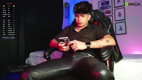 Lyle Bennett Freelance Model online show from 01/10/26, 11:45