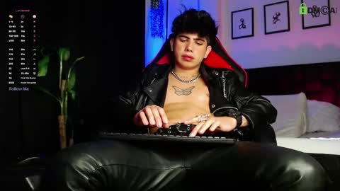 Lyle Bennett Freelance Model online show from 03/18/26, 02:20