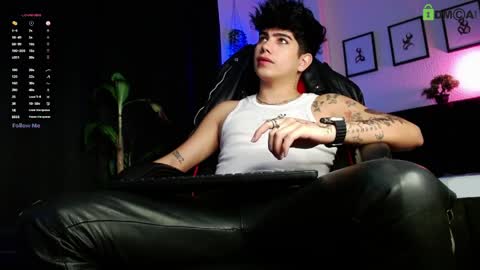 Lyle Bennett Freelance Model online show from 03/28/26, 12:05