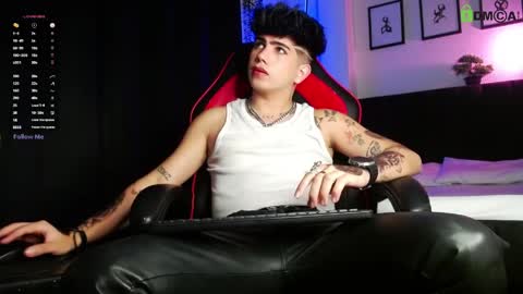 Lyle Bennett Freelance Model online show from 04/06/26, 10:38