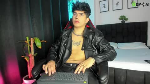 Snapshot of lylebennett_ chatting on 05/24/26, 01:05 Lyle Bennett Freelance Model online show from 05/24/26, 01:05
