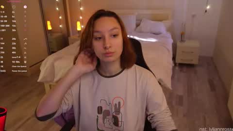 Lylian online show from 11/16/25, 07:14