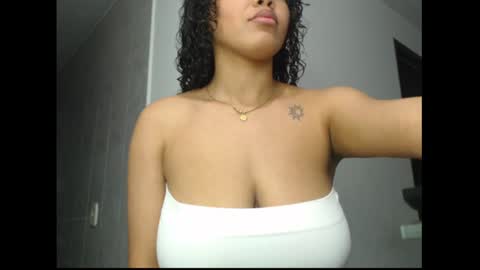 lylii_evans online show from 01/15/25, 03:33