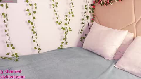 Lyly   online show from 10/13/25, 05:40