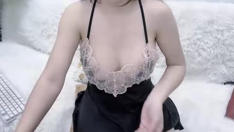 lyly_sweet97 online show from 04/14/26, 08:31