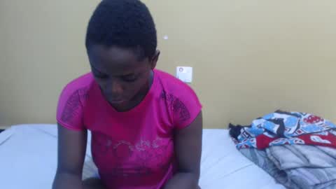 lyn_anna online show from 02/25/25, 12:03