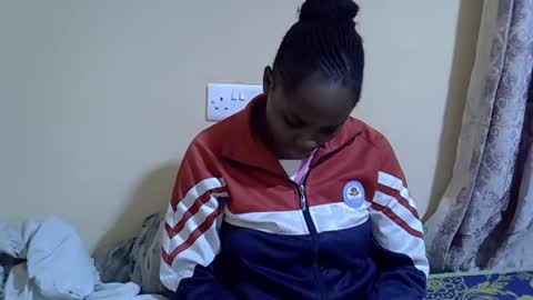 lyn_anna online show from 10/13/25, 07:58