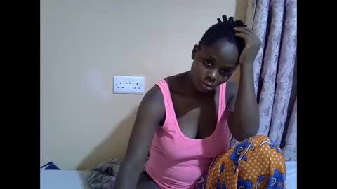 lyn_anna online show from 10/29/25, 07:04