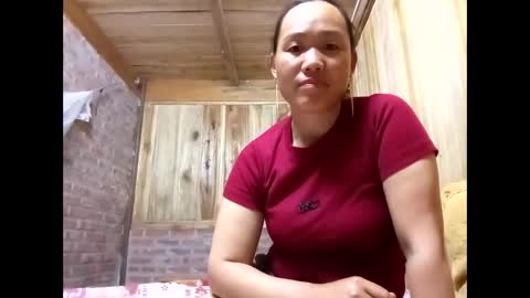 Snapshot of lyn_eva chatting on 05/13/26, 10:23 lyn_eva online show from 05/13/26, 10:23