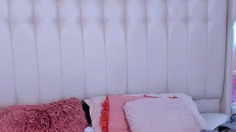 Lyn online show from 09/27/25, 11:04