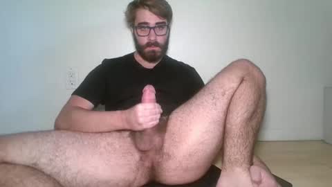 Snapshot of lynchian14 chatting on 10/05/25, 11:24 lynchian14 online show from 10/05/25, 11:24