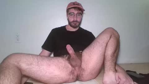 Snapshot of lynchian14 chatting on 10/31/25, 11:06 lynchian14 online show from 10/31/25, 11:06