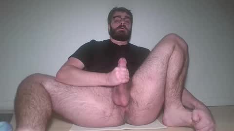 Snapshot of lynchian14 chatting on 11/20/25, 08:03 lynchian14 online show from 11/20/25, 08:03