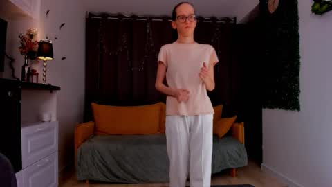 Sara online show from 02/14/25, 01:23