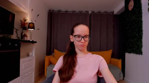 Sara online show from 02/19/25, 04:11