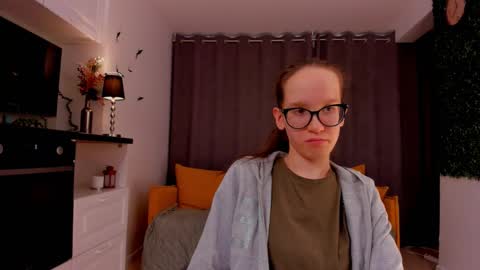 Sara online show from 02/22/25, 10:20