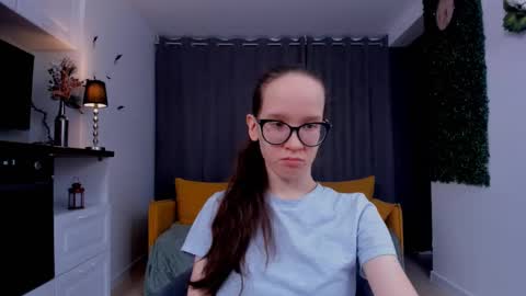 Sara online show from 03/03/25, 04:24