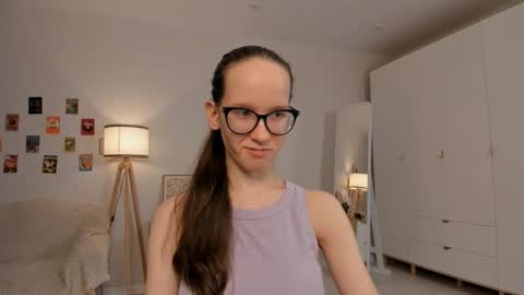 Sara online show from 03/10/25, 10:24