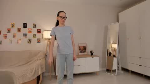 Sara online show from 03/12/25, 10:17