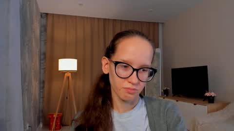 Sara online show from 09/21/25, 04:08