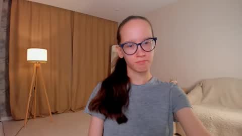 Sara online show from 10/14/25, 04:19